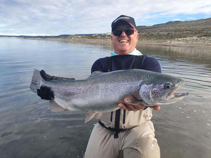 Rancho-Salvaje-Safaris-Hunting-Argentina-Lodge-Lago-Strobel-4