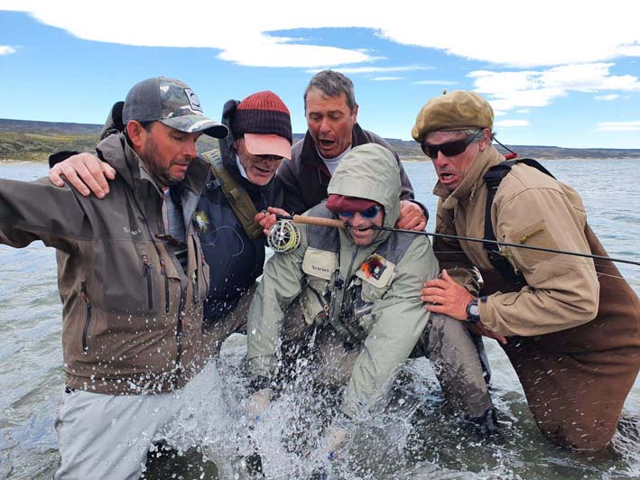 Rancho-Salvaje-Safaris-Hunting-Argentina-Lodge-Lago-Strobel-6