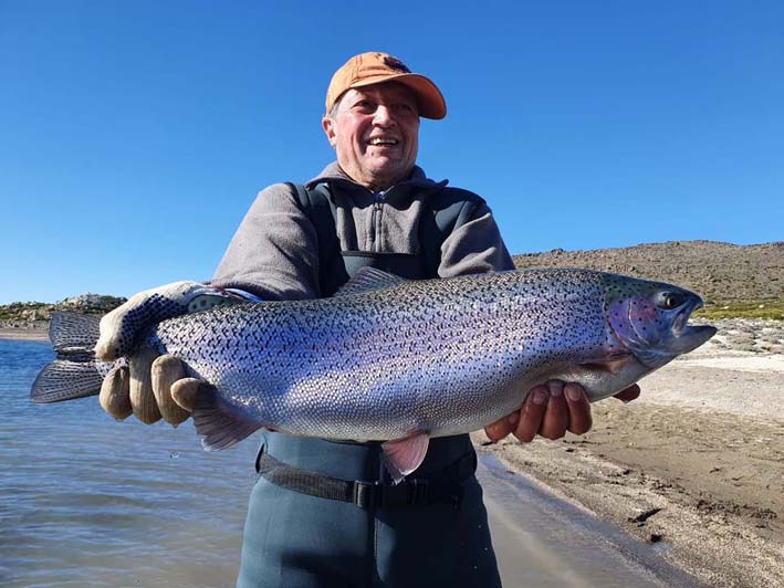 Rancho-Salvaje-Safaris-Hunting-Argentina-Lodge-Lago-Strobel-7